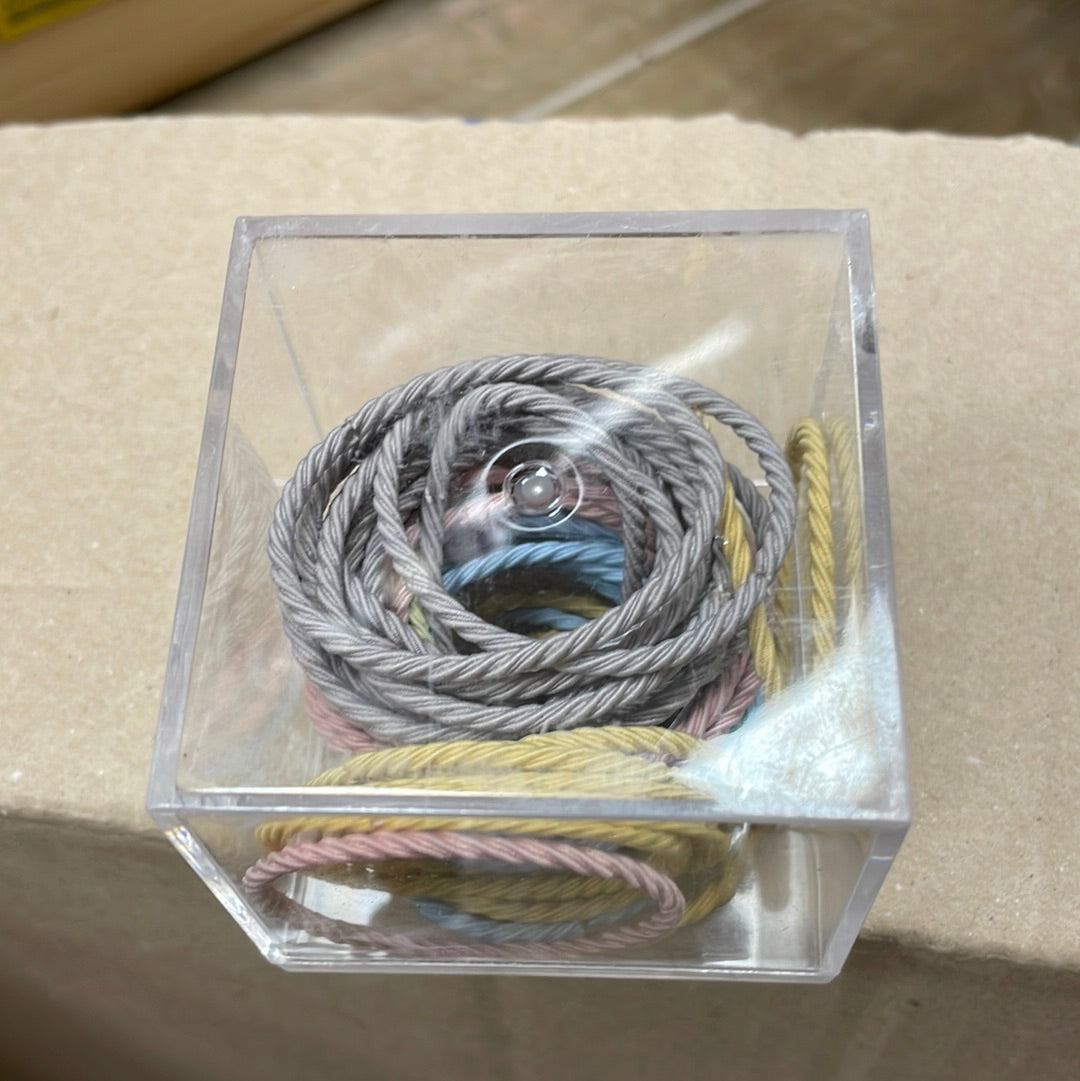 40 pcs elastic hair ties with box 盒裝束髮橡根
