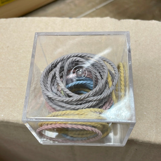 40 pcs elastic hair ties with box 盒裝束髮橡根